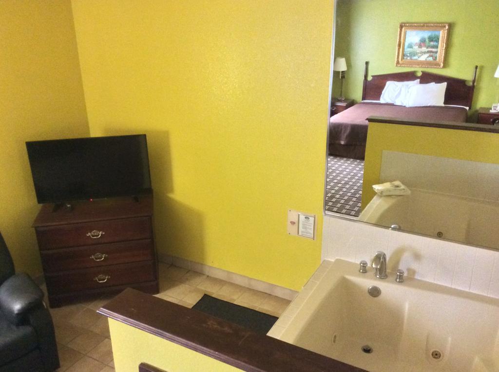 Country Hearth Inn - โบว์ลิงกรีน ภายนอก รูปภาพ