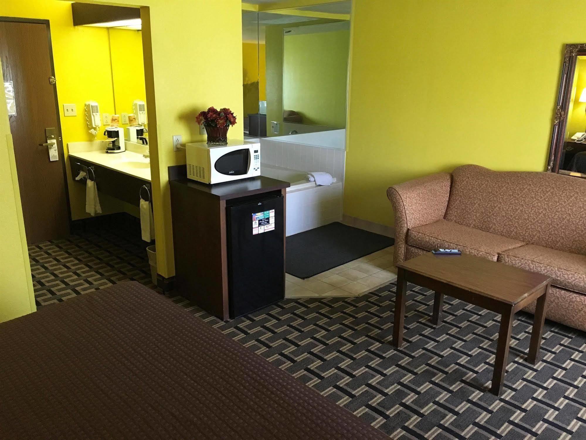 Country Hearth Inn - โบว์ลิงกรีน ภายนอก รูปภาพ