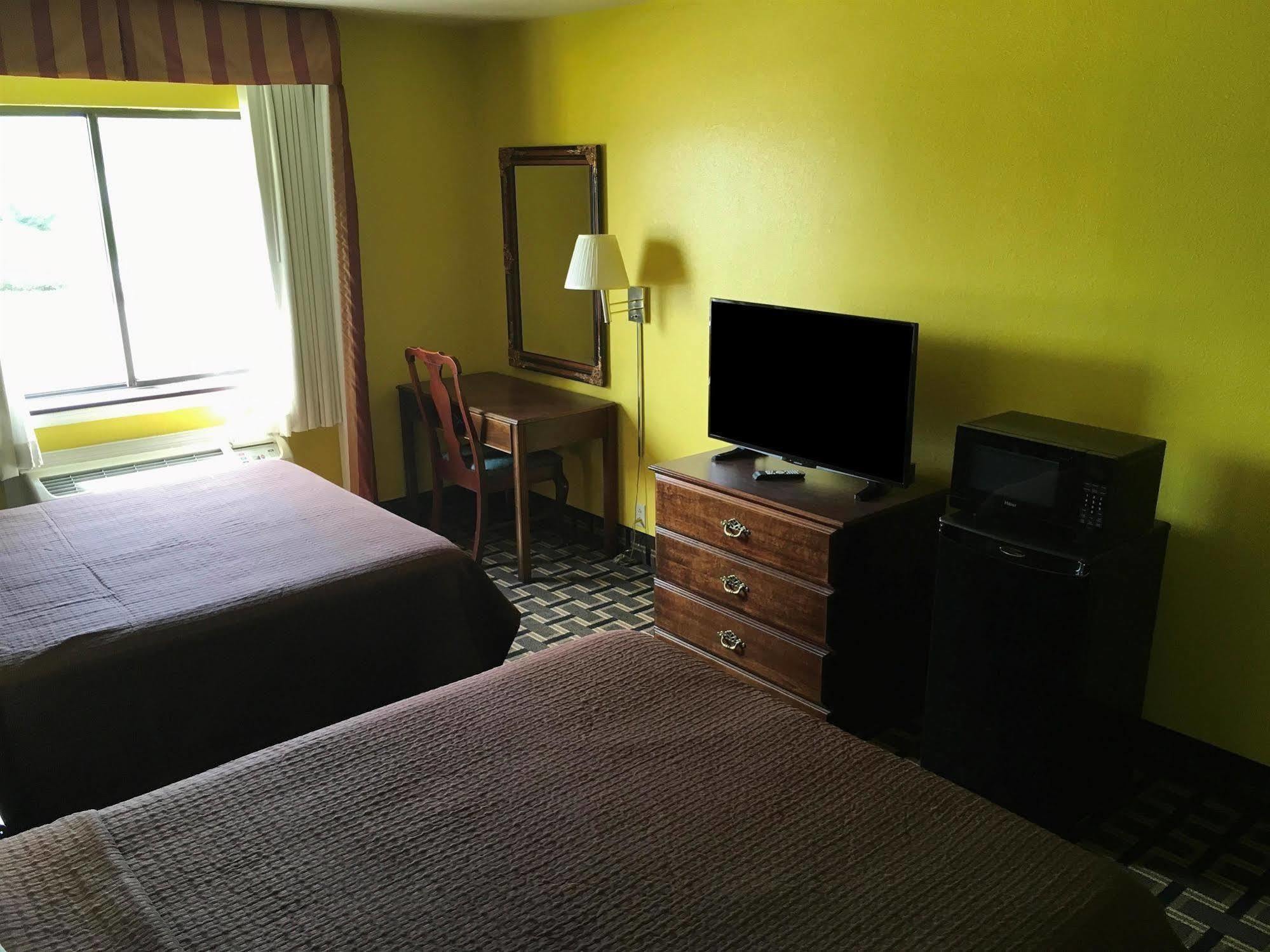 Country Hearth Inn - โบว์ลิงกรีน ภายนอก รูปภาพ