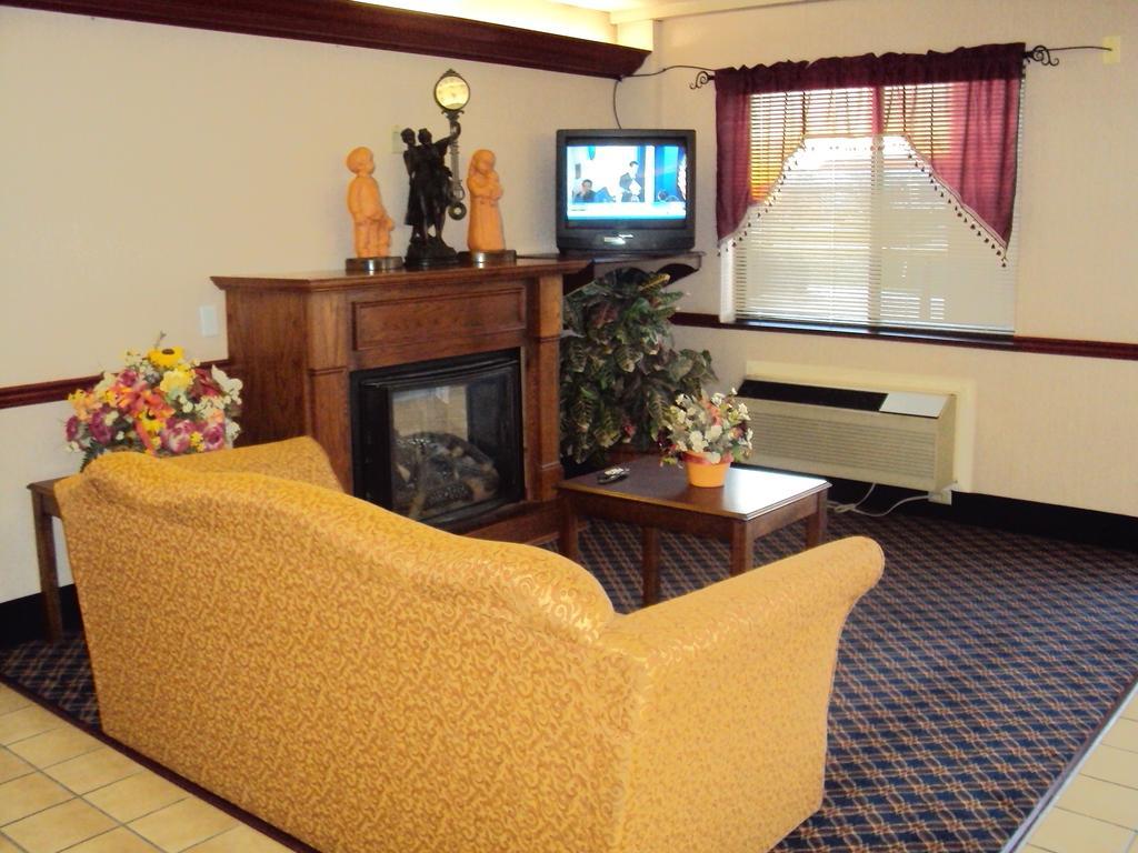 Country Hearth Inn - โบว์ลิงกรีน ภายนอก รูปภาพ